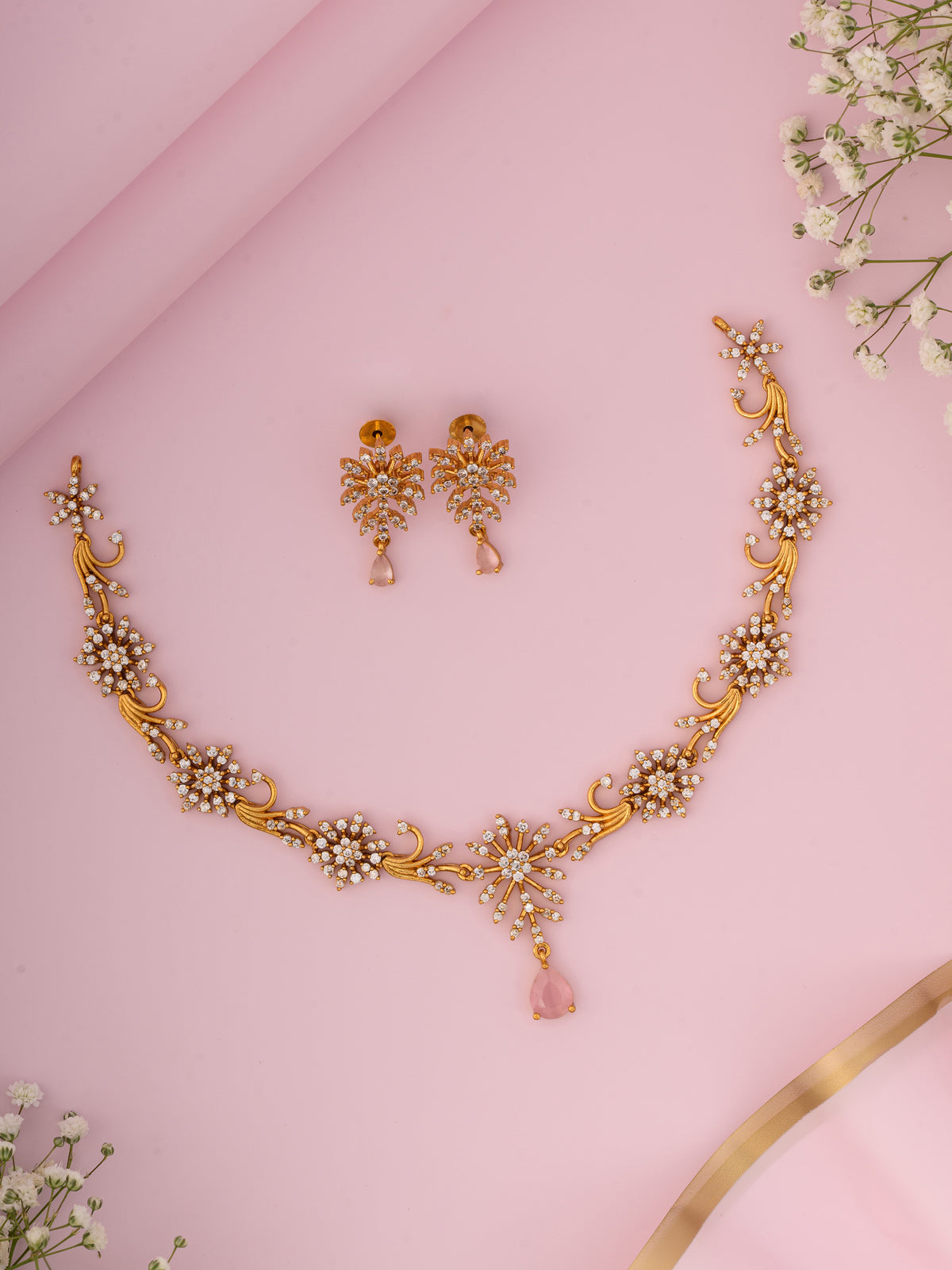 Daris AD Necklace