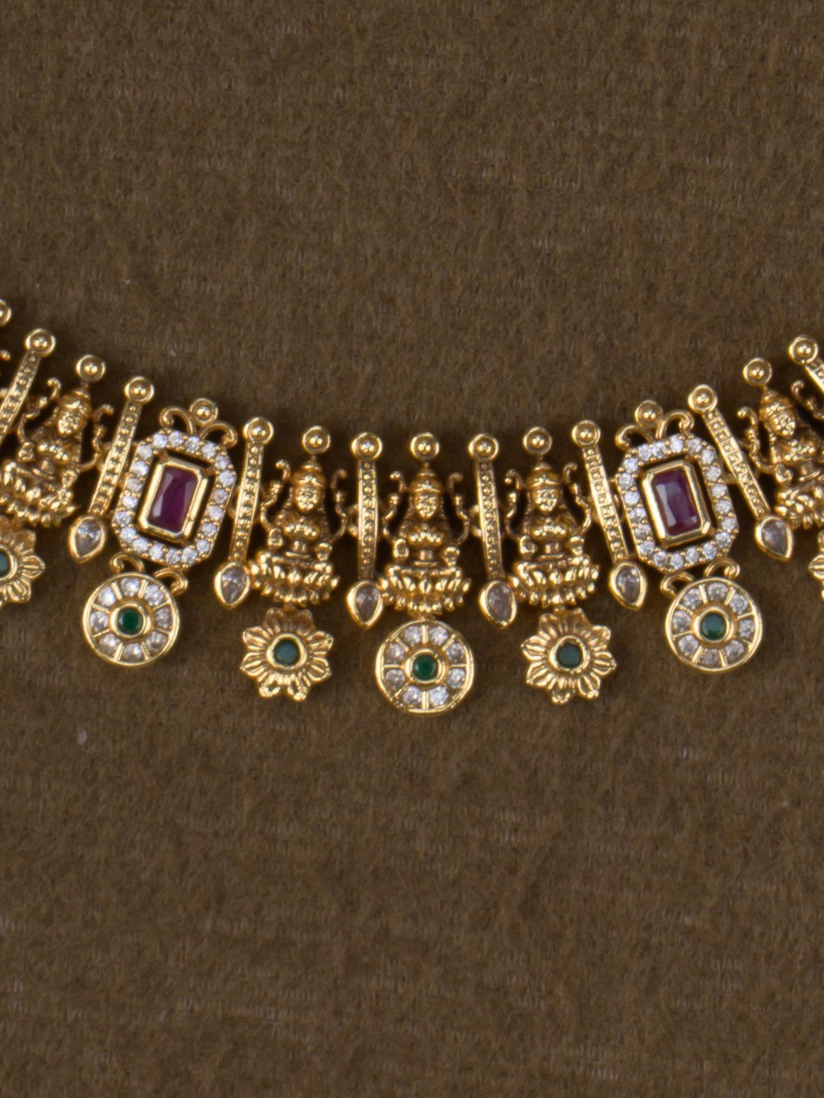 Saanvika Temple Glow Necklace Set