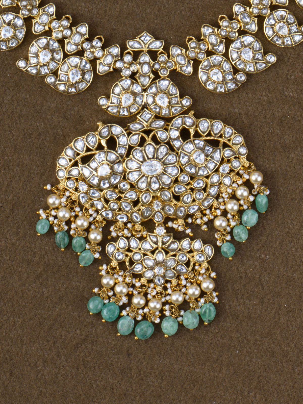 Manga Jadau Necklace Set - pendant close-up