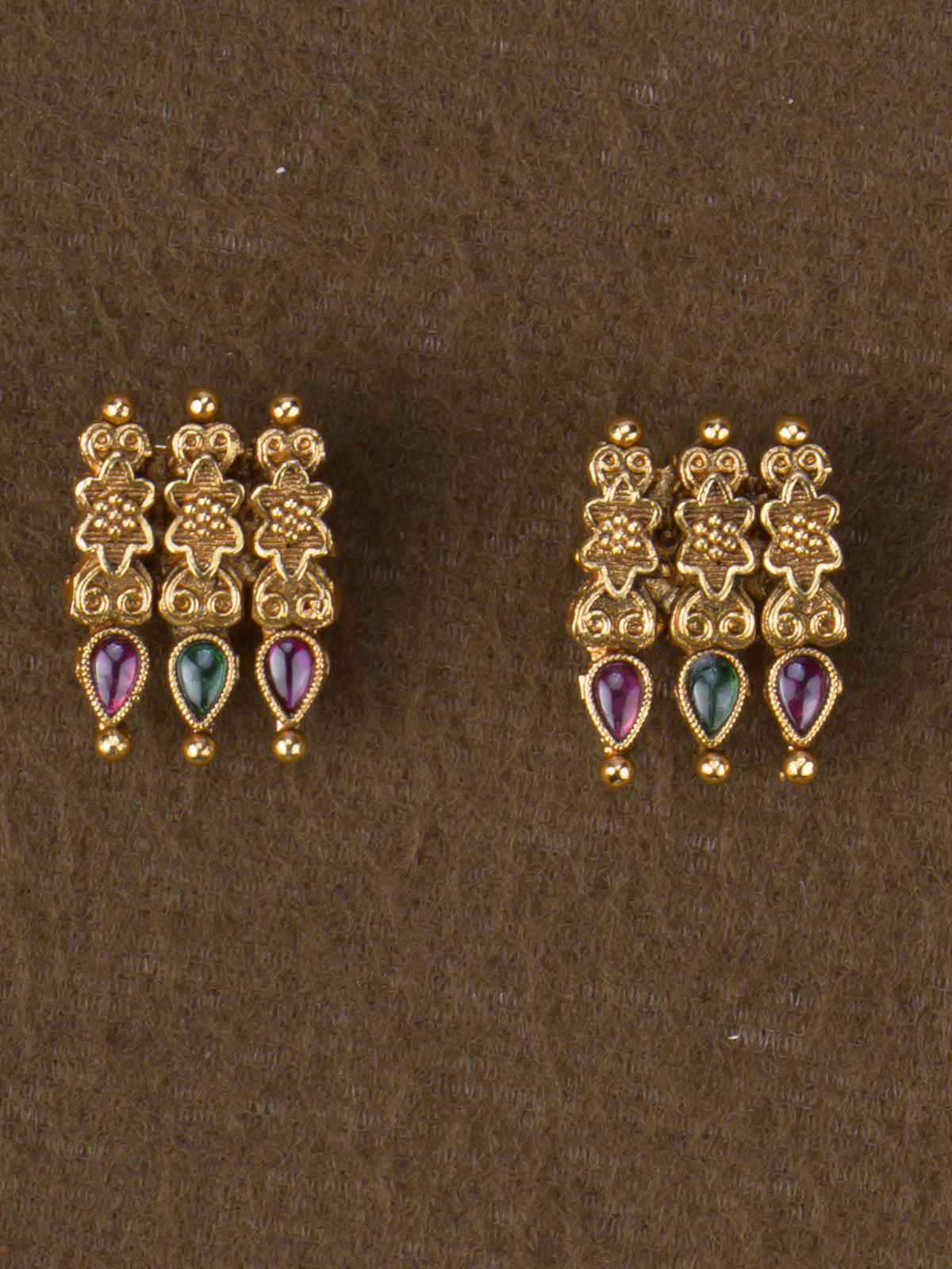 Matching stud earrings - Multi
