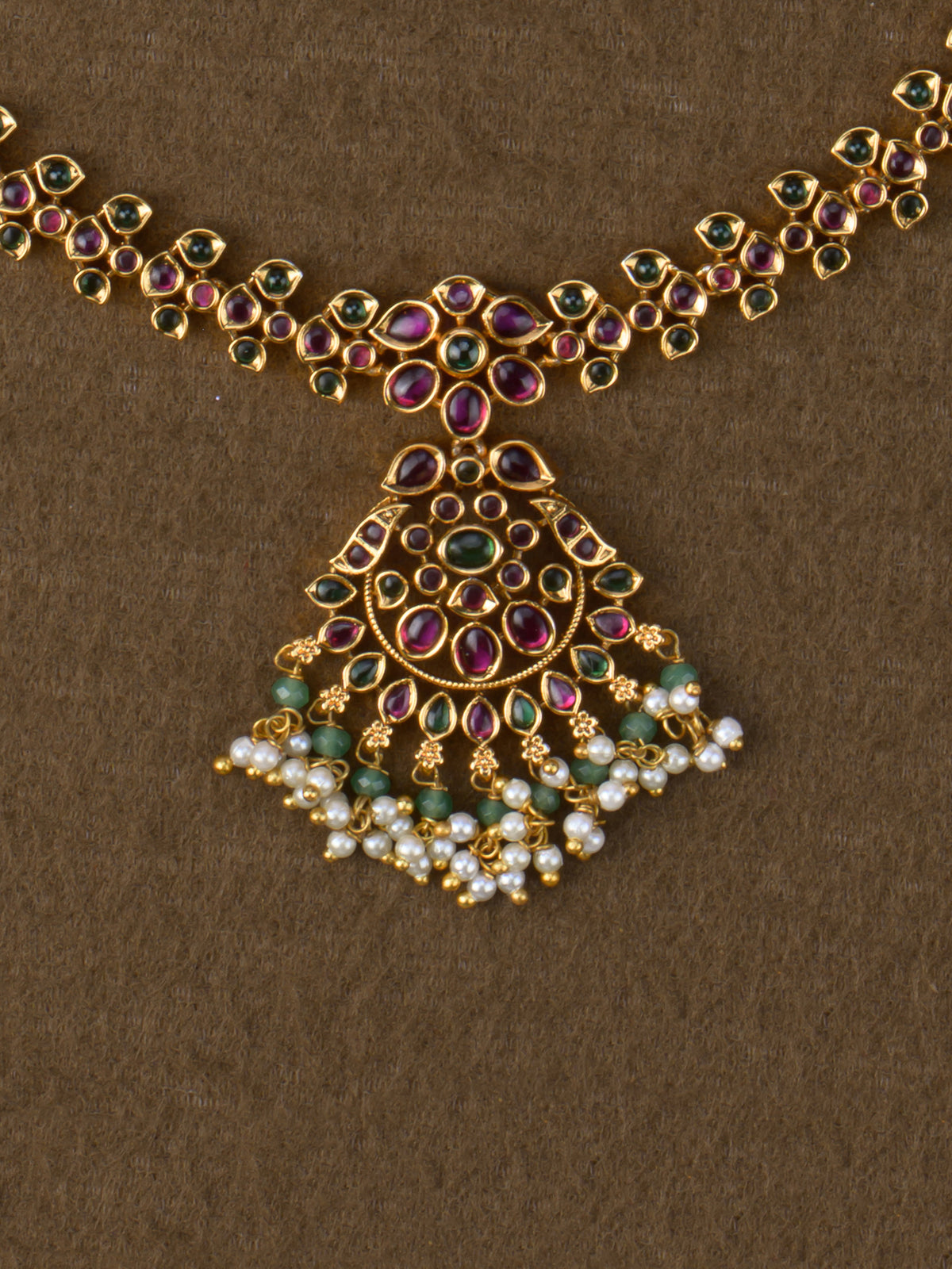 Kemp Mallika Haaram Set - Multi pendant close-up