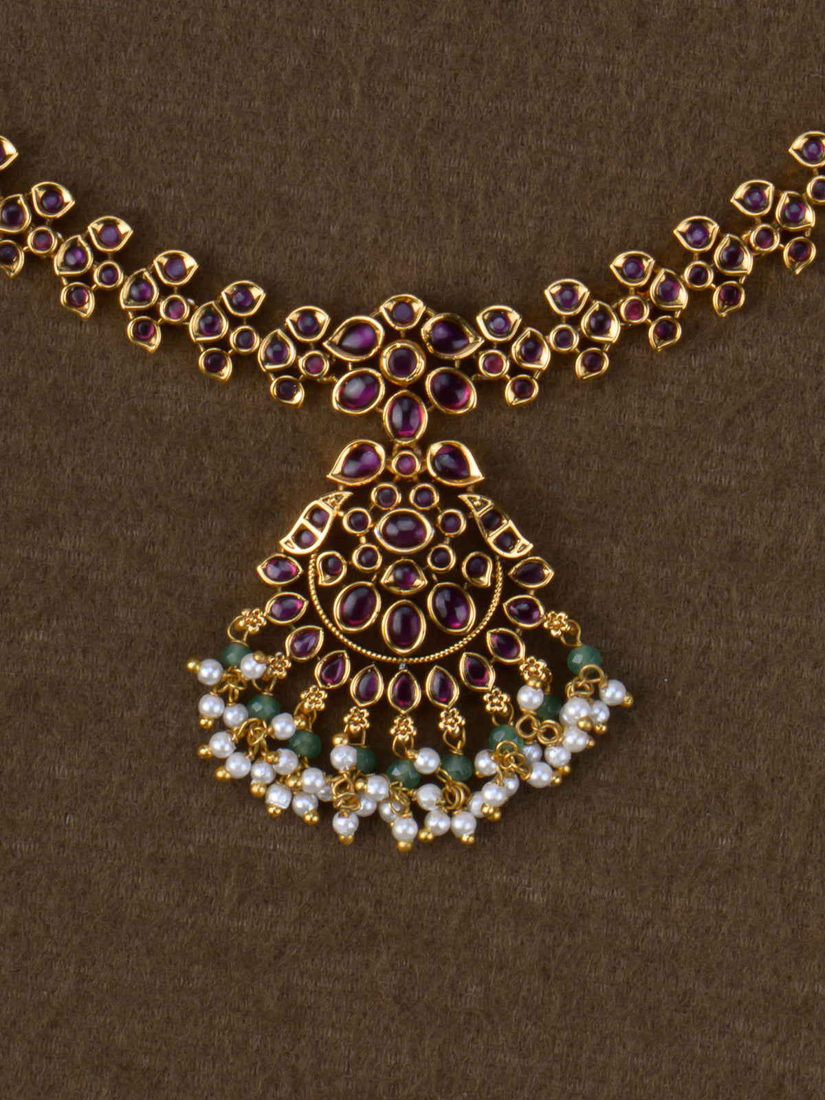 Kemp Mallika Necklace Set - Red pendant close-up