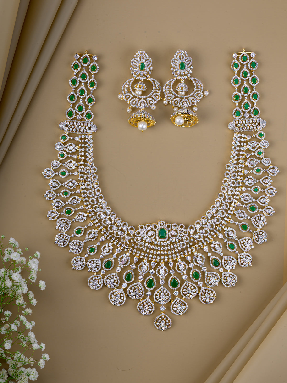 Vidhyaksha Diamond Mid Haaram