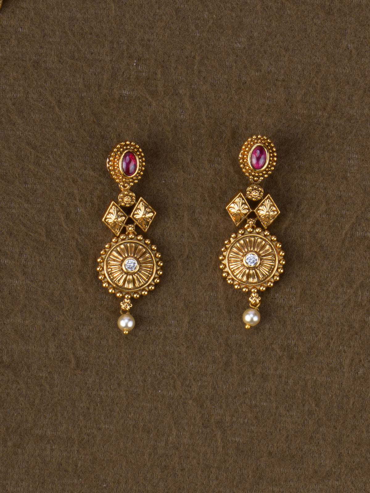 Matching sunburst drop earrings - Red
