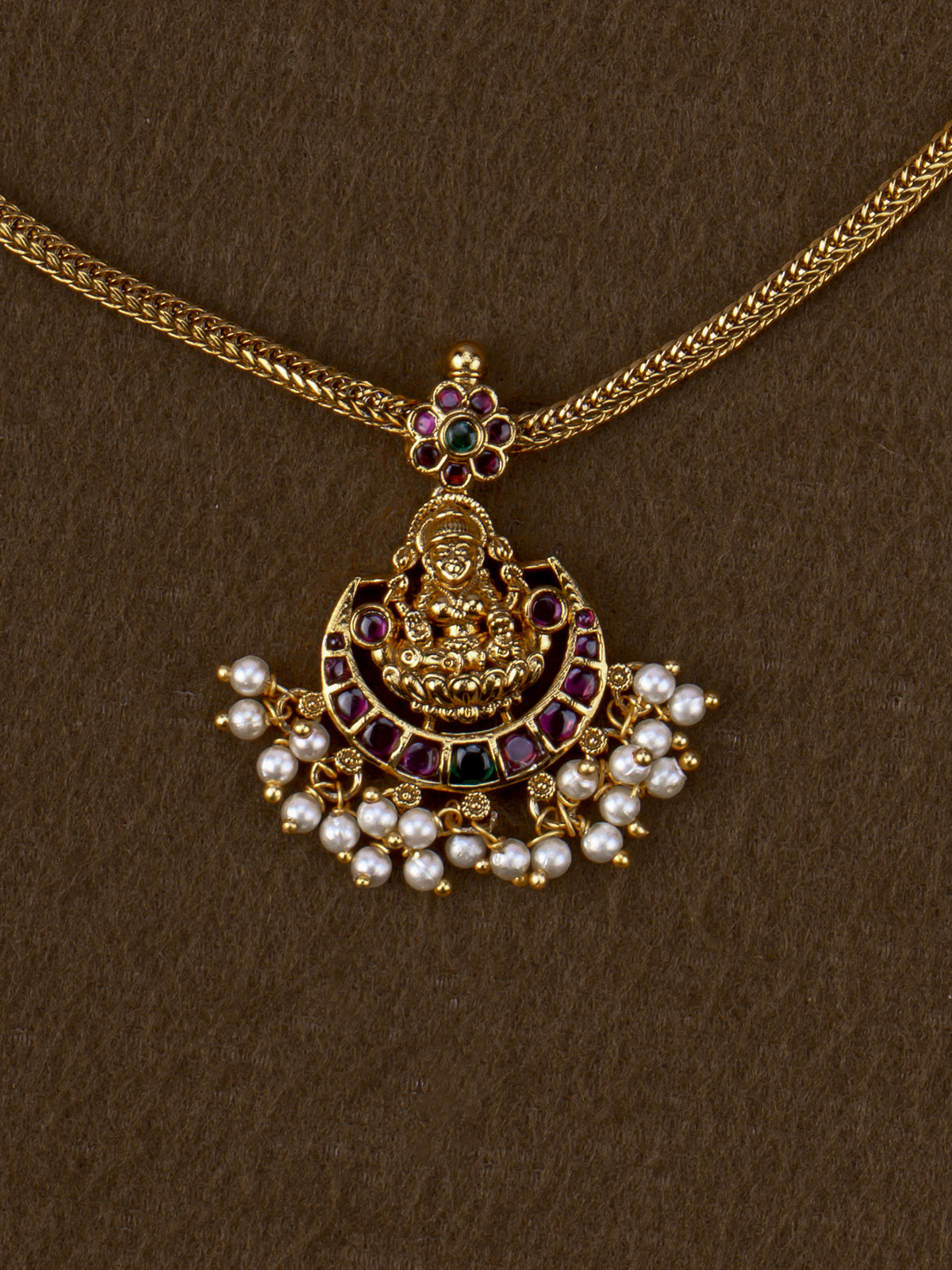 Chandra Lakshmi Pendant Set