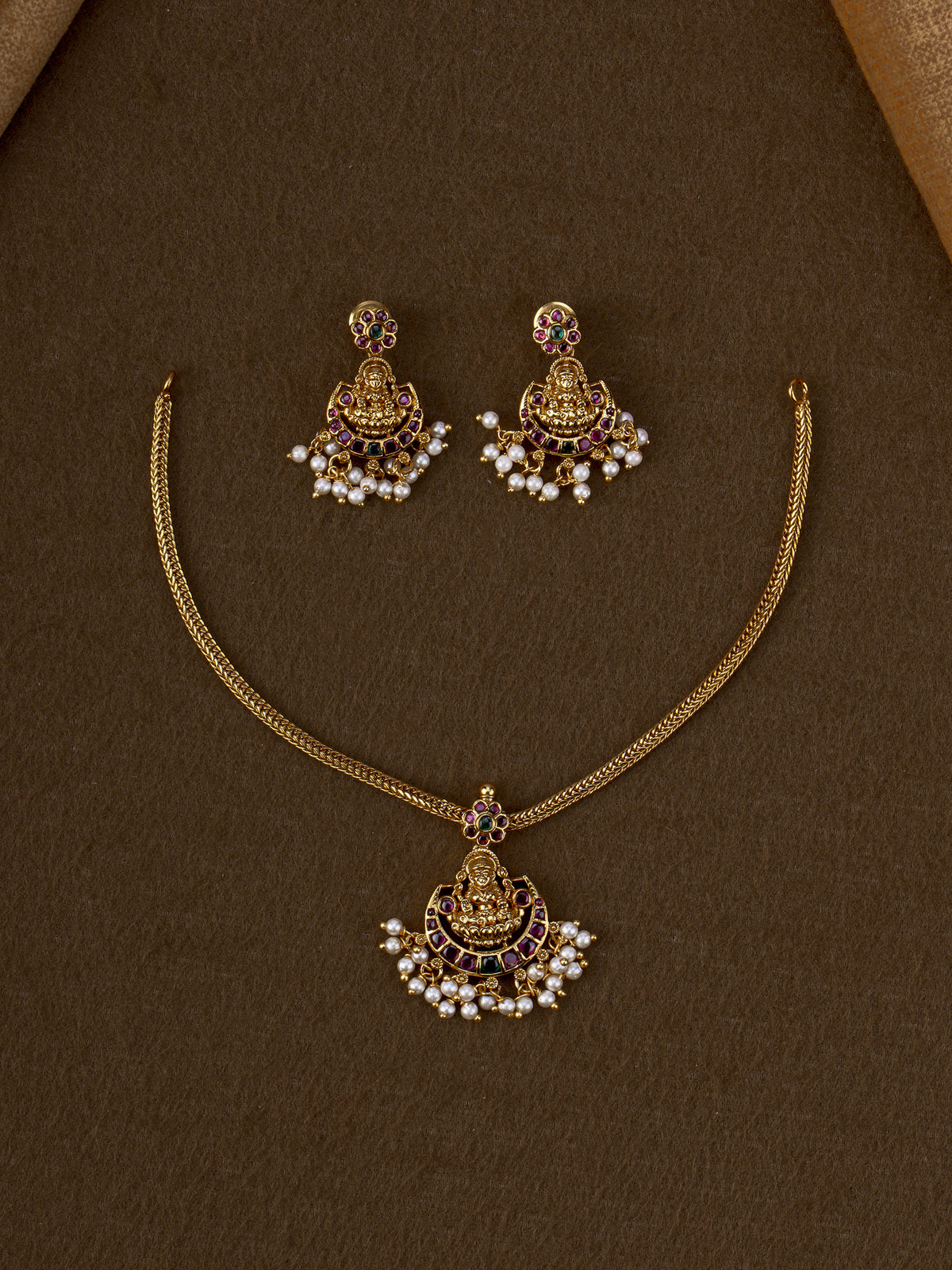 Chandra Lakshmi Pendant Set