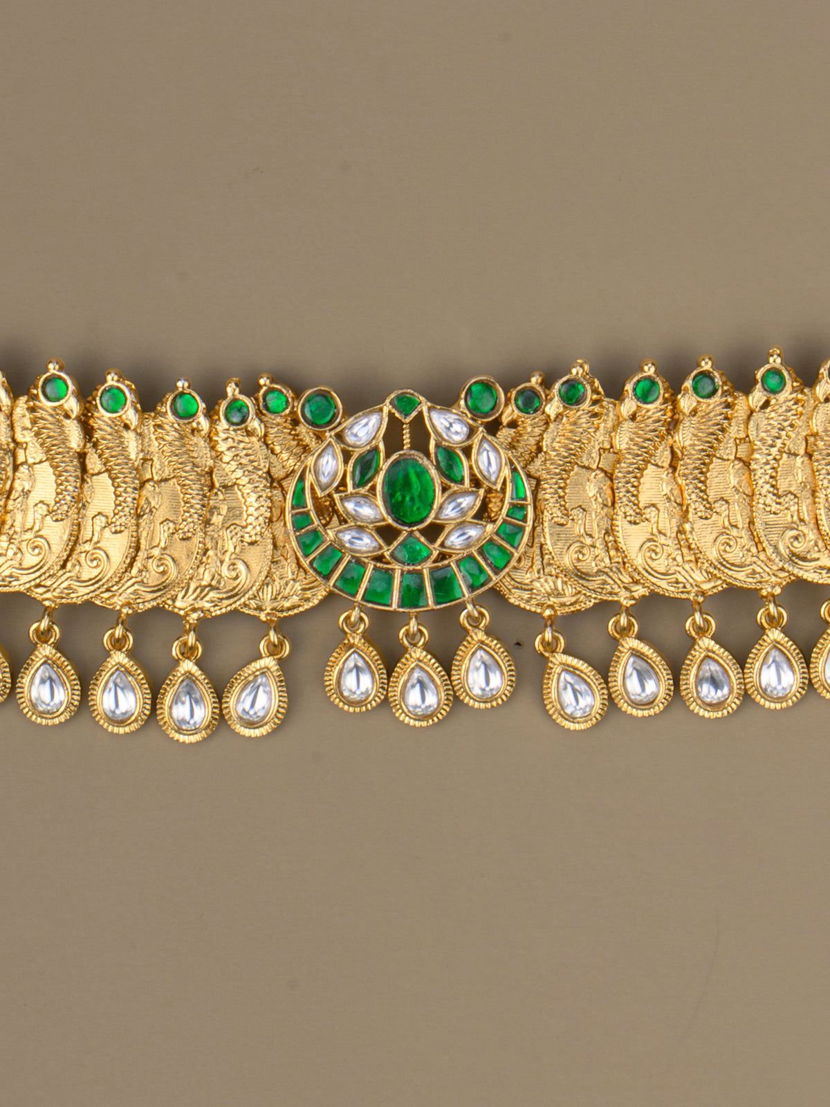 Surabhi Kaashu choker
