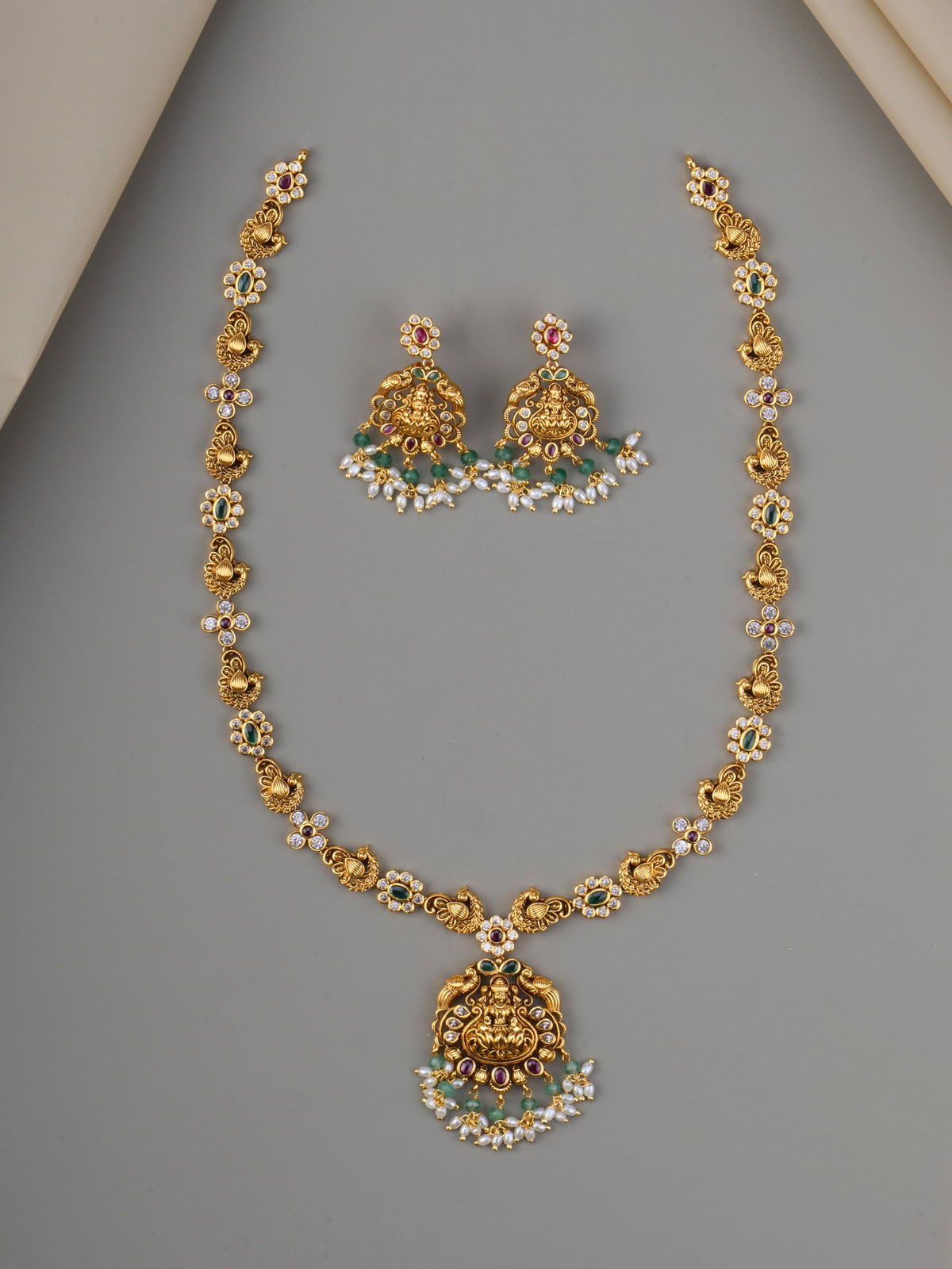 Hiranya Lakshmi Thin Haaram Set - full set