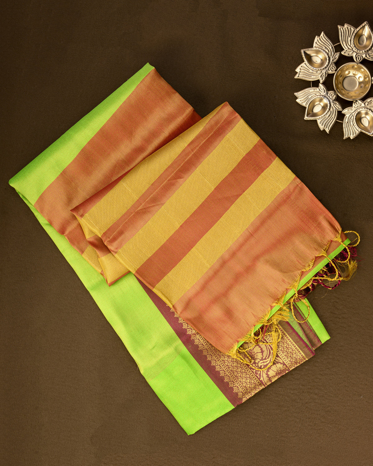 Daarika Soft Tissue Silk Saree v1.0